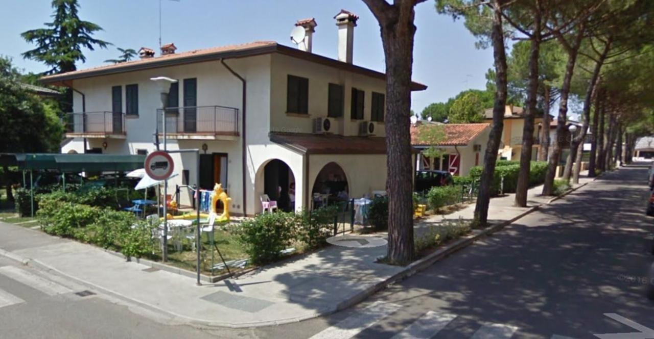 Amazing Villa With Private Garden In Bibione Zewnętrze zdjęcie